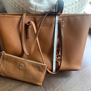 Jet Set Medium Leather Top-Zip Tote Bag + Wallet